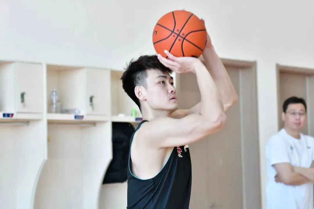 成年人是否可以通过篮球训练改善身高_0